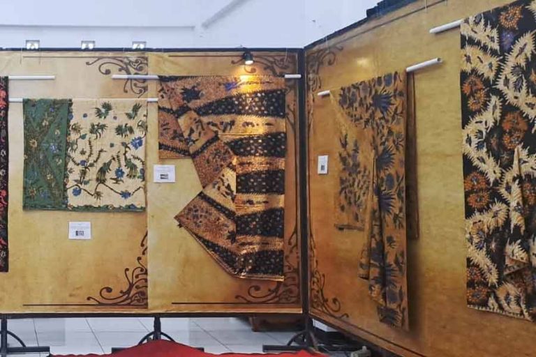 Pameran Temporer Koleksi Museum bertajuk Wastra Tradisional Jawa Timur dalam Konstelasi Perkembangan Batik Nusantara di Museum Mpu Tantular Sidoarjo.
