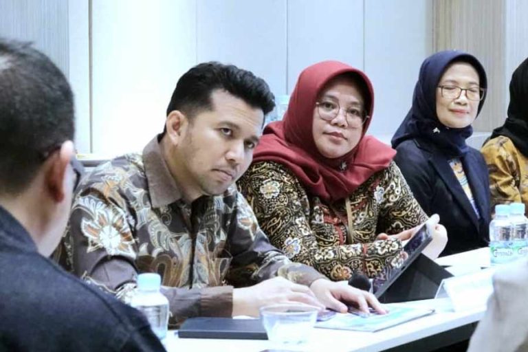 Wagub Emil Dardak Ungkap Strategi Keterbukaan Publik di Jakarta
