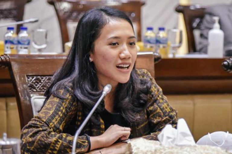 Puteri Komarudin: Wacana Pemberhentian Dana Abadi LPDP jangan Ganggu Program Beasiswa Puteri Komarudin, Anggota Komisi XI DPR RI (foto: Dok DPR RI)