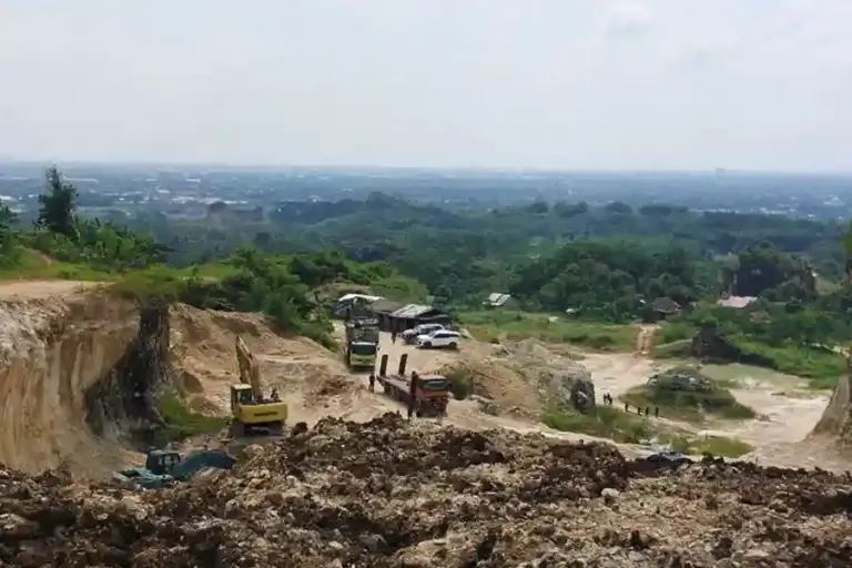 Gakkum Kehutanan Tertibkan Tambang Ilegal di Klapanunggal, Bogor: 9 Alat Berat Disita Tambang ilegal di Klapanunggal, Bogor