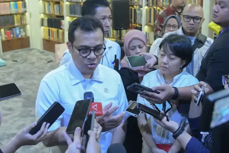 Wamenkominfo Nezar Patria Ajak Gen Z Hidupkan Nalar Kritis Hadapi Era Post-Truth dan Ancaman AI Wamenkominfo Nezar Patria
