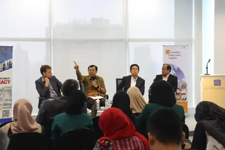 Diskusi Publik Paramadina Soroti Tantangan Ekonomi Indonesia dan Asia Tenggara di Tengah Disrupsi Global Paramadina gelar diskusi publik bahas tantangan ekonomi Asia Tenggara dan Indonesia di era disrupsi global, serukan reformasi struktural dan kolaborasi regional.