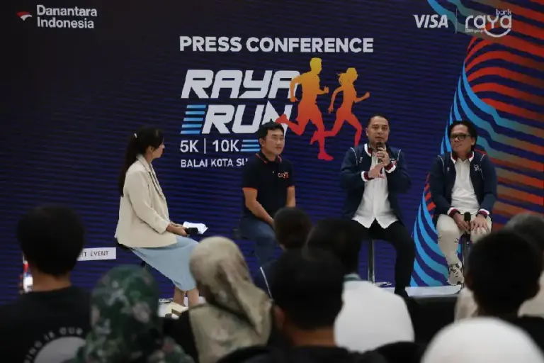 Pemkot Surabaya Siap Sambut Ribuan Pelari “Raya Run”, UMKM dan Ekonomi Kreatif Ikut Bergerak Pemkot Surabaya dukung event lari “Raya Run” 26 Oktober 2025. Ribuan pelari hadir, UMKM dan ekonomi kreatif lokal diproyeksikan ikut terdongkrak.
