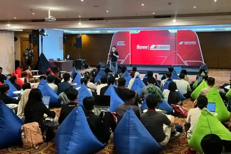 Delapan Inovator ITS Lolos ke Bootcamp Pertamuda 2025, Tegaskan Posisi Kuat Talenta Jawa Timur Sesi Bootcamp di Alana Hotel, Yogjakarta