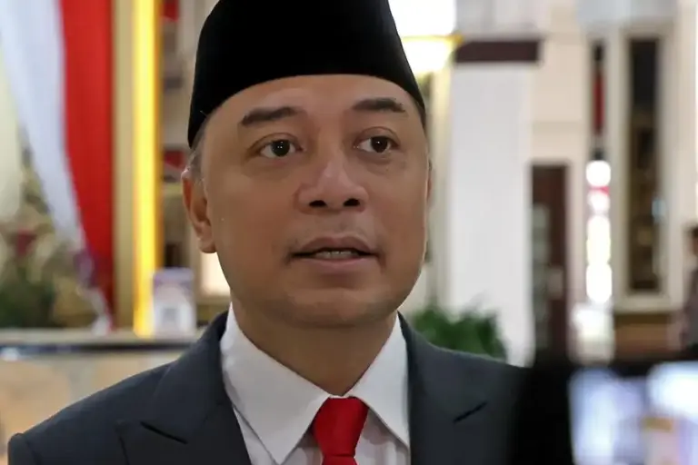 HUT ke-80 Jatim, Wali Kota Eri Cahyadi Serukan Sinergi untuk Tuntaskan Kemiskinan Ekstrem Wali Kota Surabaya, Eri Cahyadi