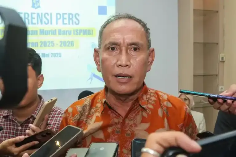 Pemkot Surabaya Perkuat Peran Guru dan Orang Tua Cegah Radikalisme Digital di Kalangan Pelajar Kepala Dispendik Kota Surabaya Yusuf Masruh