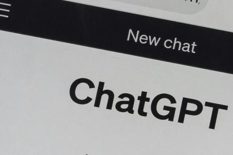 OpenAI Uji GPT-5 untuk Tekan Bias Politik pada ChatGPT Ilustrasi ChatGPT (foto: Sanket Mishra, pexels)