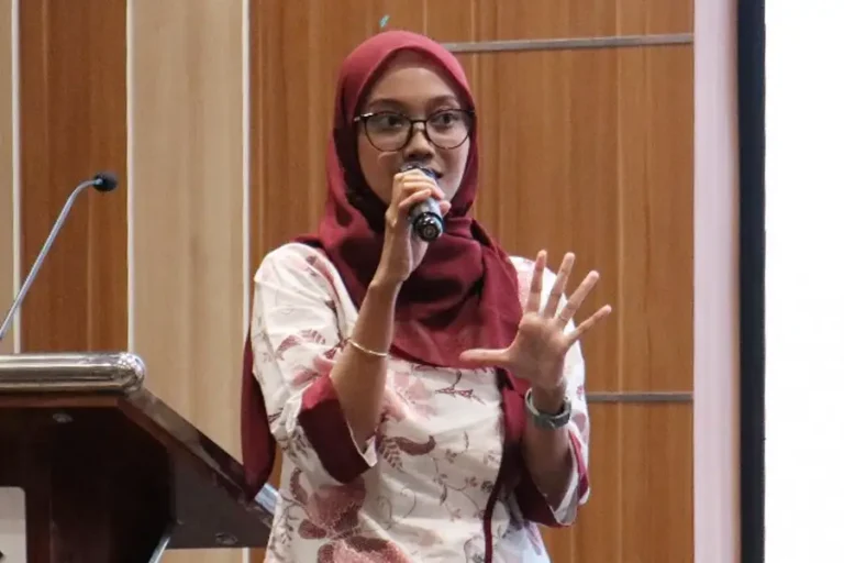Adira Marsa: Dari Sastra UINSA ke Dunia Penulisan, Berani Mulai adalah Kunci! Adira Marsa