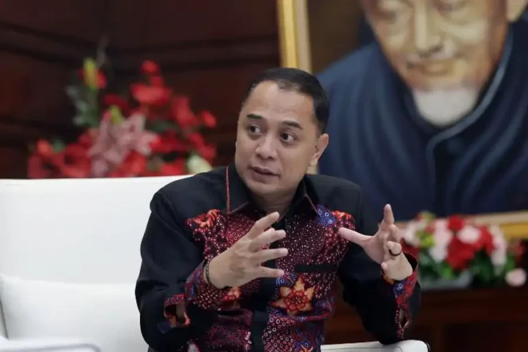 Tanggapi 15 Siswa SMP Positif Narkoba, Wali Kota Eri Siapkan Langkah Strategis Pemkot Surabaya Wali Kota Surabaya, Eri Cahyadi
