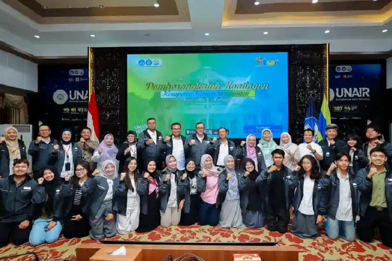 Unair Lepas Kontingen PIMNAS dan KMI Expo, Rektor: Berjuanglah dengan Hati dan Integritas! Rektor Unair lepas kontingen PIMNAS dan KMI Expo dengan pesan "Excellence with Morality". Dukungan penuh untuk mahasiswa berprestasi.