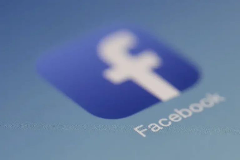 Meta Perbarui Fitur Facebook Groups, Izinkan Ubah Grup Privat ke Publik Ilustrasi facebook (foto: pixabay)