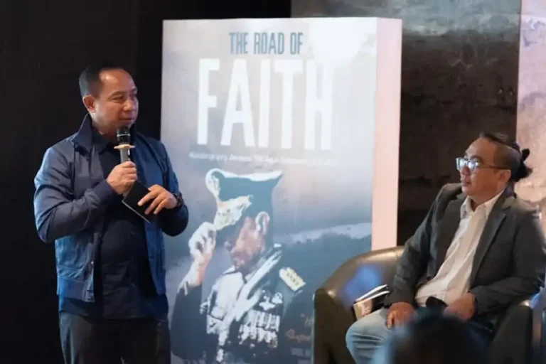 Bedah Buku The Road of Faith, Ungkap Keteladanan dan Iman Jenderal TNI Agus Subiyanto Panglima TNI Jenderal TNI Agus Subiyanto saat menghadiri acara bedah buku “The Road of Faith” di Kyro Jakarta, Pacific Place Mall, Senayan, Jakarta Selatan